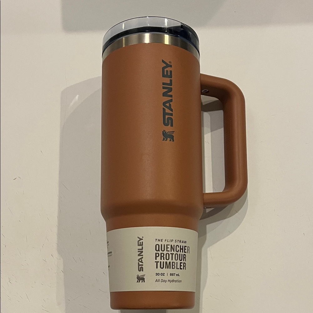 Stanley Quencher Pro Tumbler in Tan